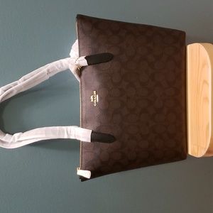 COACH Signature Zip Tote in Brown/Black NWT